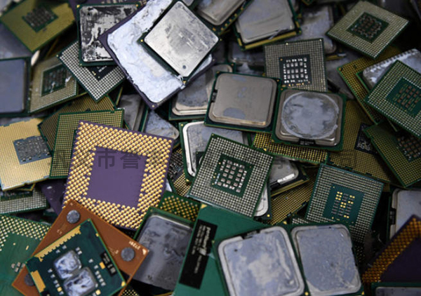 垃圾炭化炉对废电容的作用与回收必要性及处理方法.jpg