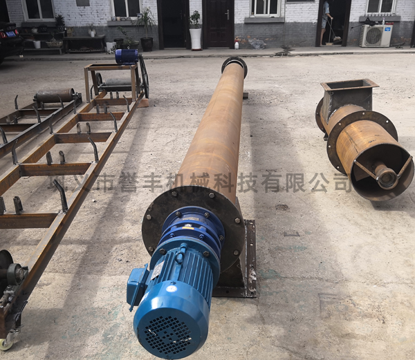 誉丰连续式炭化炉破解农村秸秆难题，助力环保致富.jpg